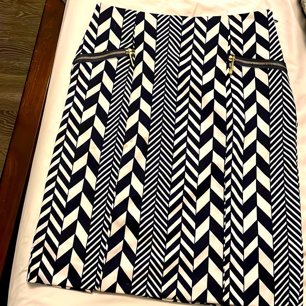 Michael Kors pencil skirt, very cute for work!
